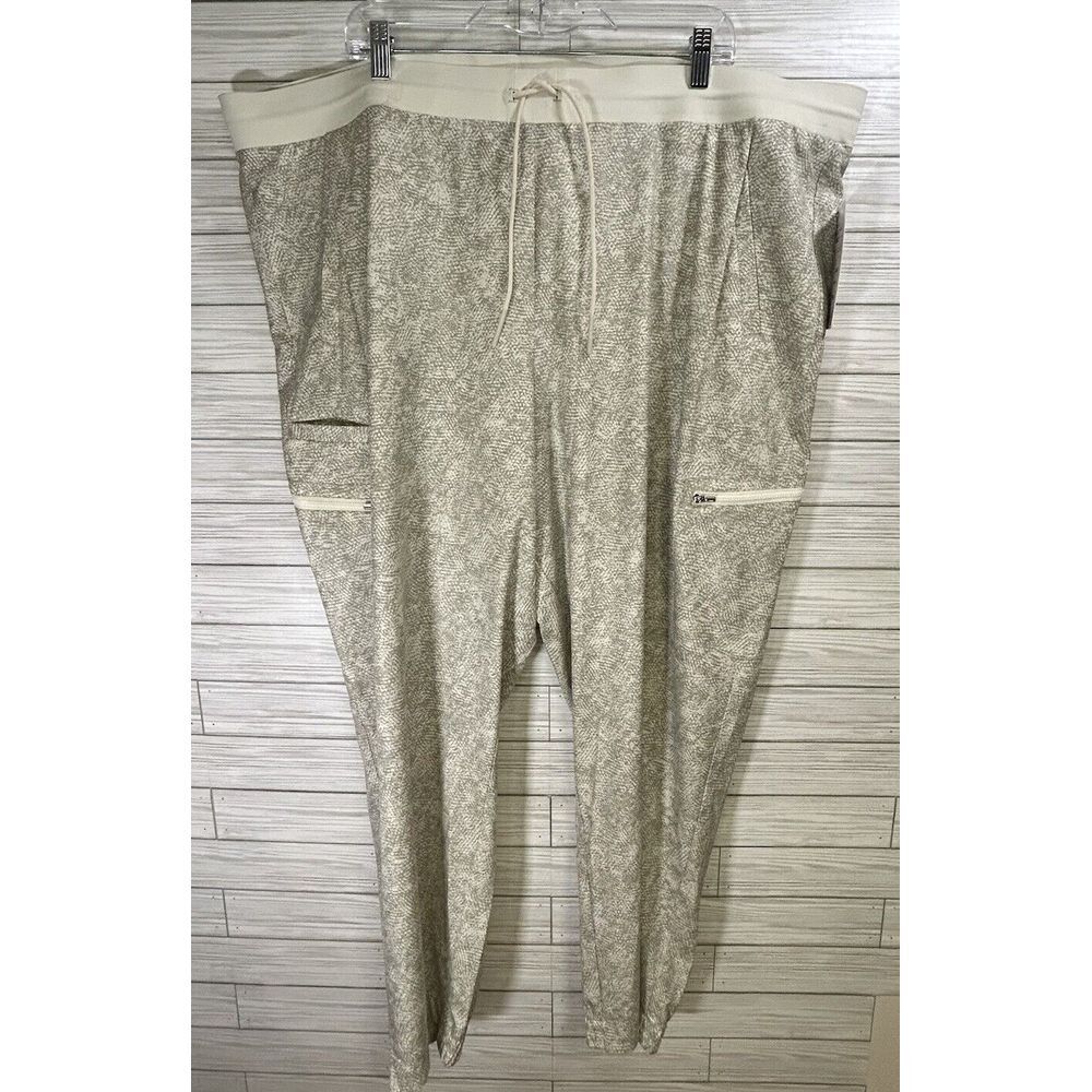 NWT‎ Athleta Women's Size 26 Go Far Travel Venture Viper Printed Jogger Pants